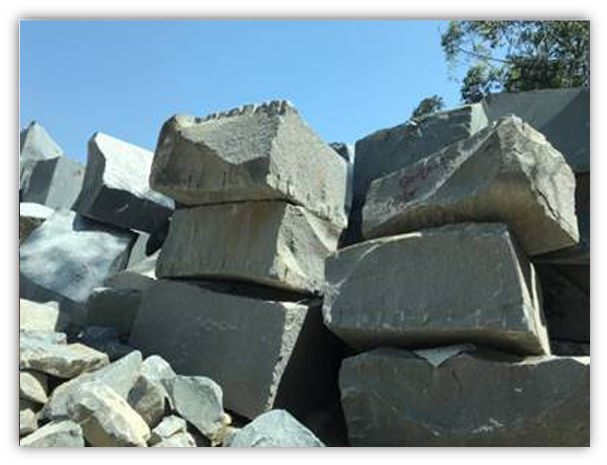 Traitement des stériles miniers et des résidus de flottation