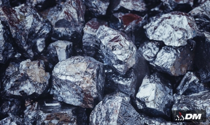 Quels sont les types de concasseurs et équipements de tri utilisés pour le silicium polycristallin ?