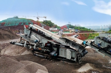 limestone crawler mobile crushing production line with an output of 200-250 tons per hour